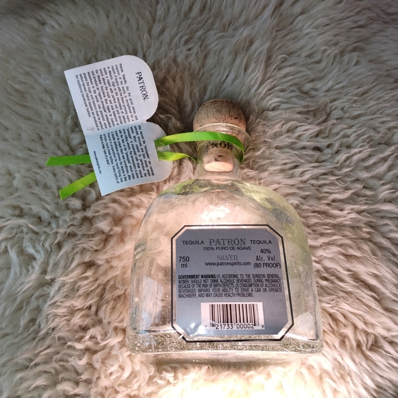 2 Patron Silver Tequila Bottle +FREE XO Shot glasses Empty w/Cork & Original Tag - Picture 5 of 8